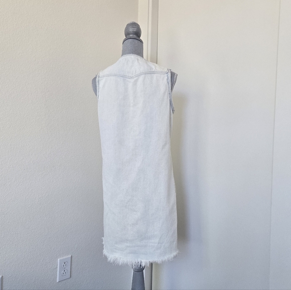 Blank NYC All About Me Light Wash Denim Frayed Shift Dress size Medium - Picture 7 of 16